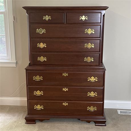 Colonial Furniture Co. 8 Drawer Chest of Drawers