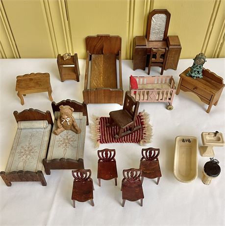 Old Handcrafted Wood / Metal Tootsietoy & Other Dollhouse Furniture/Accessories