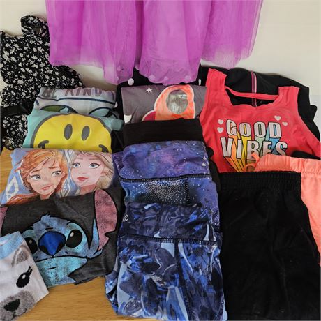 Girls Sm/Med 6-8  Clothing Lot
