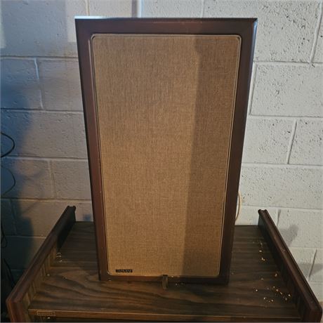 Pair of  Advent 25th Anniversary Limited Edition Speakers