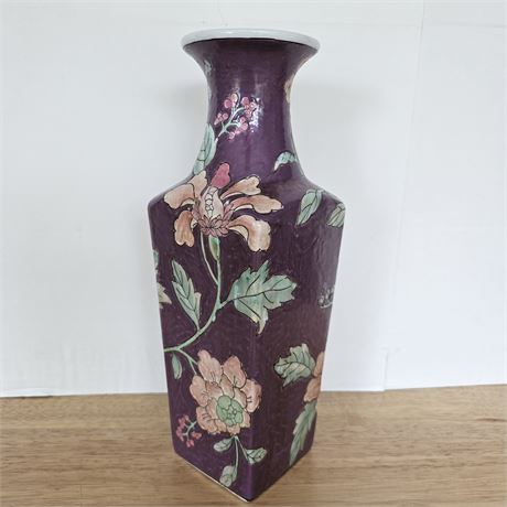 Hand decorated Macau chinoiserie porcelain vase 1 of 2