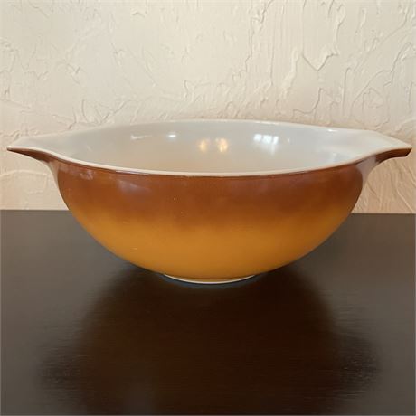 Large Vintage Pyrex Mixing Bowl - Brown