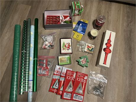 Larger lot of assorted Christmas items.