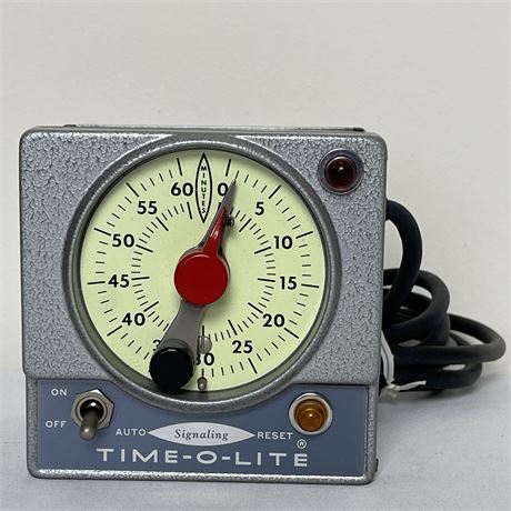 Vintage Signaling Time-O-Lite 60 Minute Darkroom Industrial Timer