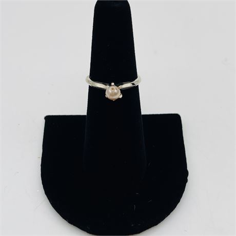 14K White Gold w/ Faux Pearl Size 6 Ring