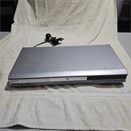 Toshiba SD-3950SU DVD Video Player.