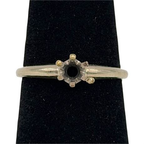 14K White Gold Solitaire Engagement Ring w/ 6-Prong Mount Setting