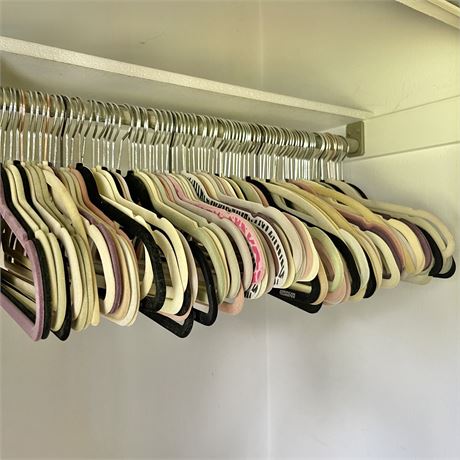 Vtg Velvet Non-Slip Clothing Hangers