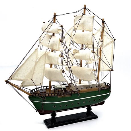 Vtg Collectors Sailing Ship Model