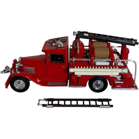 Matchbox YFE06 1932 Ford AA Fire Engine Diecast Model w/ Box