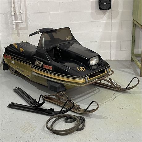 1980 Yamaha SRX440D Snowmobile with New Replacement Skis & Belts
