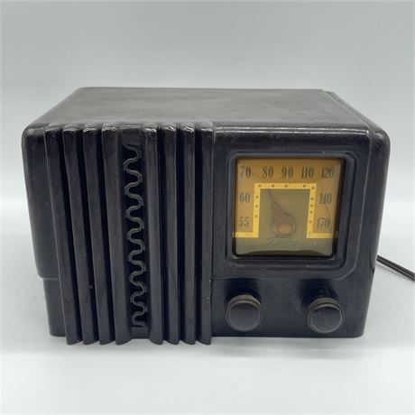 Vintage Delco R-123A Bakelite Radio