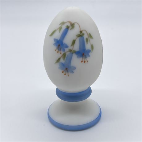 Vtg Fenton Art Glass Painted Bluebells Egg Signed Janet S (w/ most of sticker)