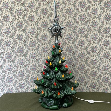 1974 Atlantic Mold Ceramic Christmas Tree
