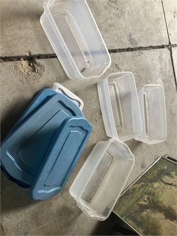 Assortment of Tupperware