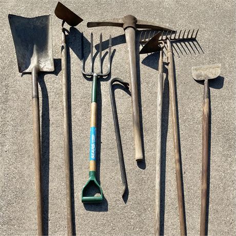 (8) Outdoor Tools