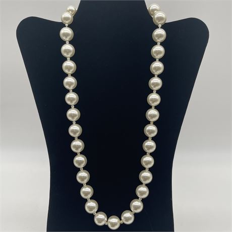 Blazing Auctions - The Fabrini Collection Faux Pearl Necklace