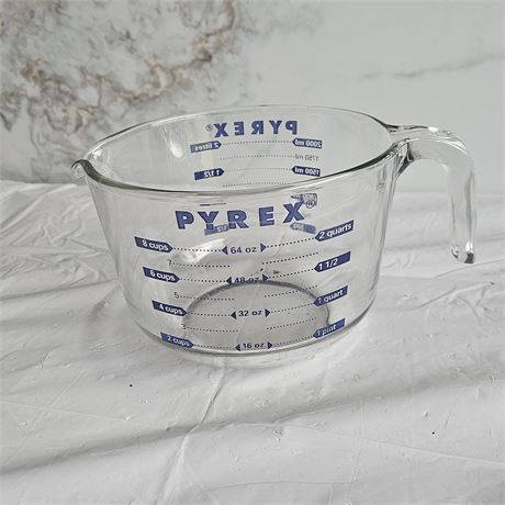 PYREX 8 Cup/64oz/ Glass Measuring Cup Blue Letter USA Vintage
