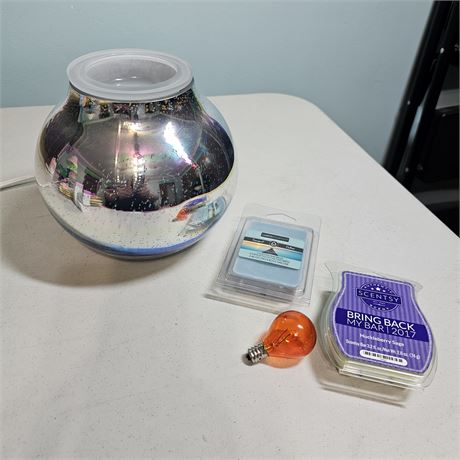Large Scentsy Warmer w/Extra Light & Sample Scents