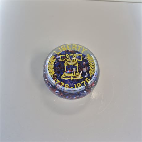 Vtg. Bicentennial 1976 Liberty Bell Paperweight Patriotic