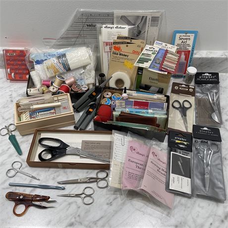 Great Amount of Sewing and Crafting Supplies (Lotta Vintage)