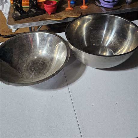 Two stainless steel mixing bowls