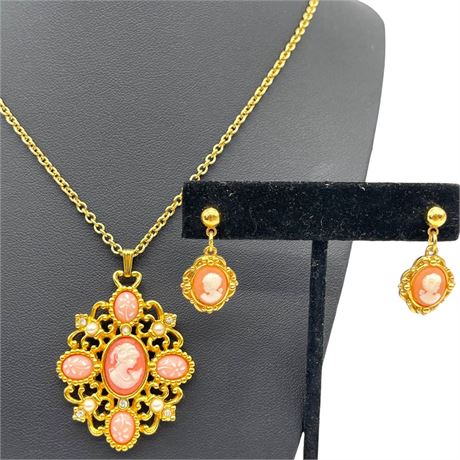 Vtg Gold Toned Avon Cameo Pendant Necklace & Earrings