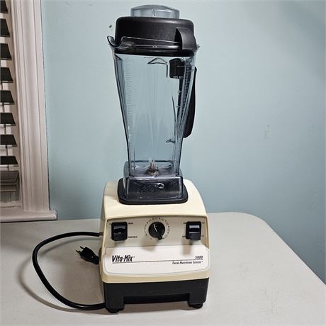VITAMIX 5000 8 cup Total Nutrition Center