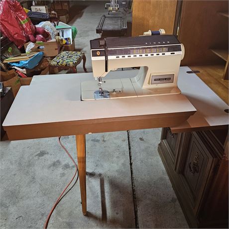 Singer Athena 2000 electronic sewing machine  Model: 280 Feature: Space Saver