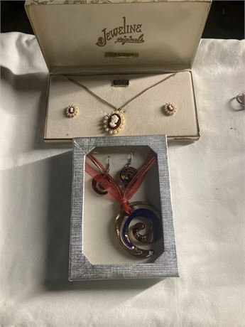 Vintage cameo necklace and earring set, Jeweline Originals 14 KT GOLD FILLED