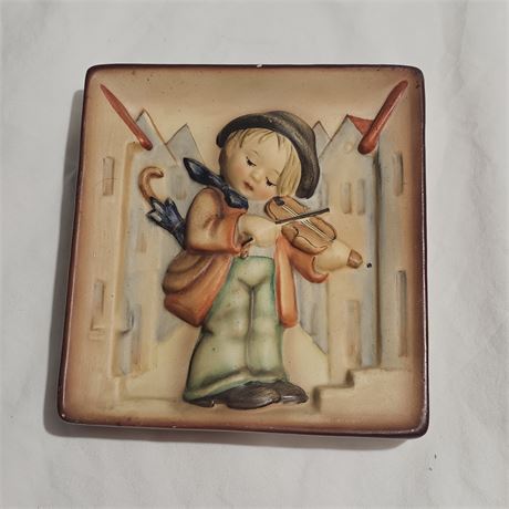 Vintage M.I. Hummel Goebel “Little Fiddler” TMK6 Porcelain Wall Plaque Hanging