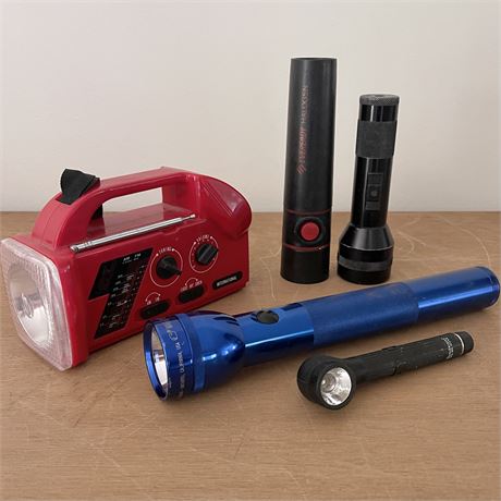 International Portable Lantern AM/FM Radio Siren Light w/ Flashlight Grouping