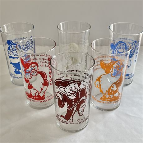 (6) Snow White and the Seven Dwarfs Drinking Glasses