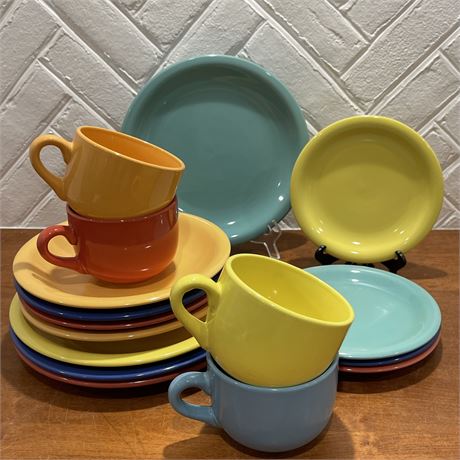 Setting for 4 Colorful Dinnerware