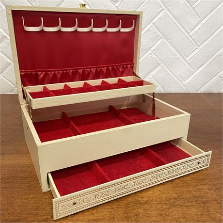 MCM Mele & Co Velvet Lined Vinyl Jewelry Box