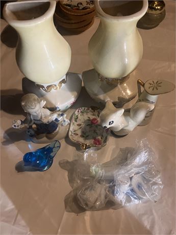 Decor (7 smaller items plus bagged tea set porcelain)