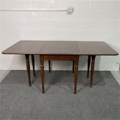 Drop Leaf Gateleg Dining Table (comes w/extension)