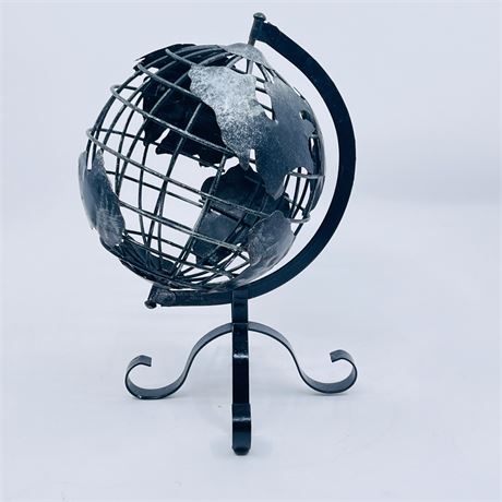 Decorative Metal Contemporary Globe Accent Piece