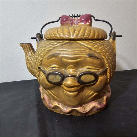 Old Lady Grandma Ceramic Tea Pot w/Metal Handle