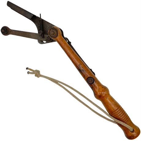 Vtg Handheld Clay Pigeon Thrower w/ Wood Handle
