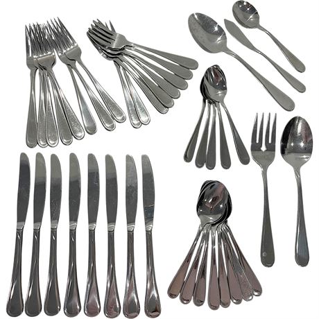 Oneida Flatware Set - Service for 8 (missing 3 teaspoons)