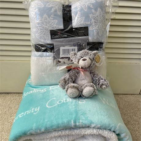 NWT Hallmark Teddy Bear w/ New Cuddl Duds & Wolf Creek Soft Throw Blankets