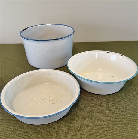 Vtg Enamelware Light Blue Trim Kitchen Bowls