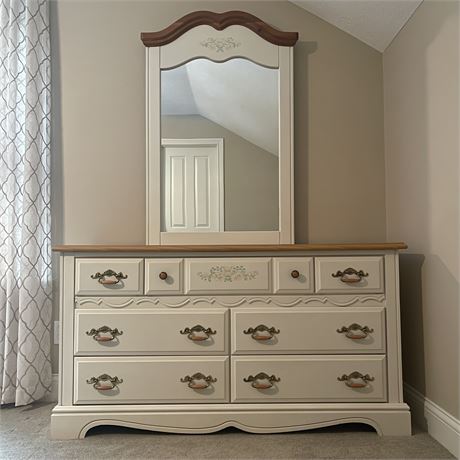 Cute and Solid Dresser with Floral Motif and Detachable Mirror