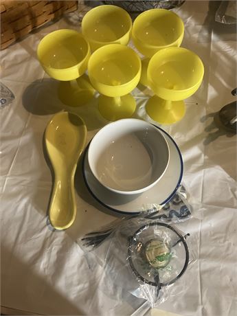 assorted kitchen items (10)