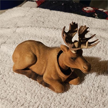 Flocked bobblehead moose wobbly, bobble-style head