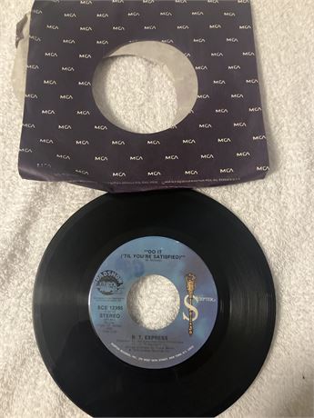 45 RPM single. The record features the song "Do It ('Til You're Satisfied)" by B