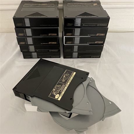 Six-Compact-Disc CD Magazines
