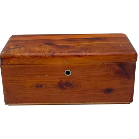 Vtg Lane Mini Cedar Chest / Cedar Trinket Box (no key)