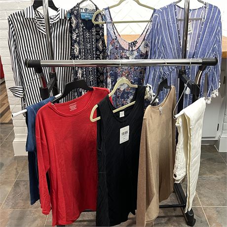 NWT Size Large Women's Clothing